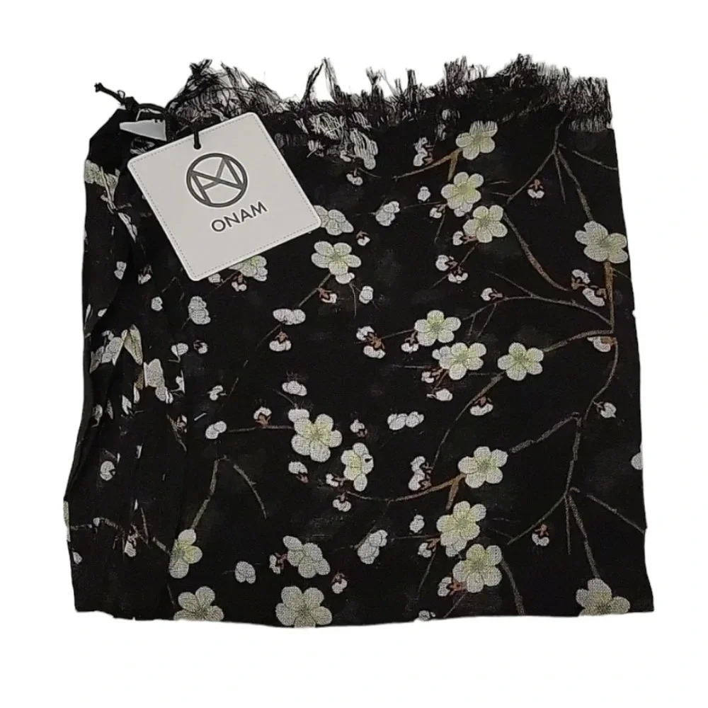 NWT Onam In-Bloom Scarf